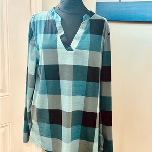 Elegant Checkered V-Neck Blouse